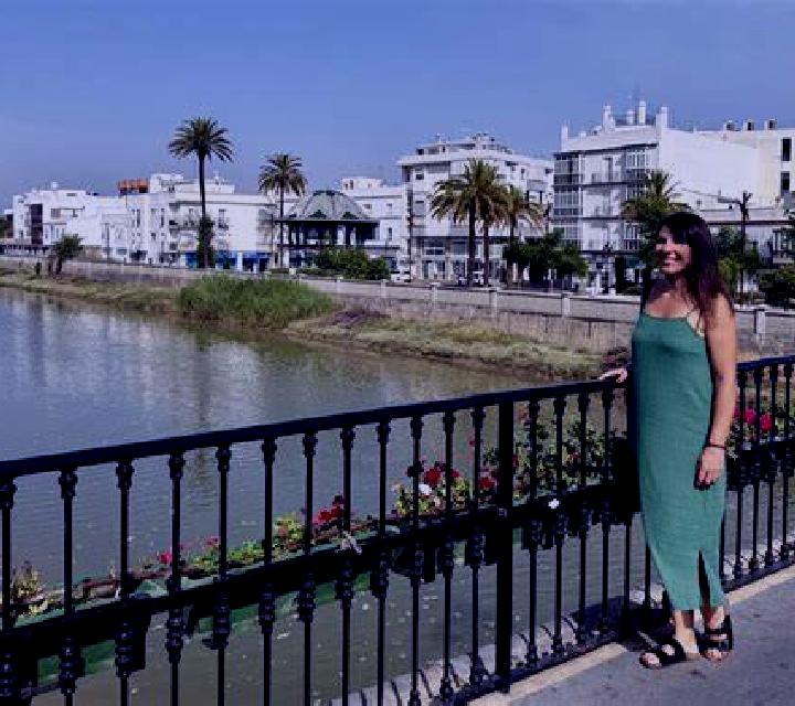 Camila Teodoro Schmidt escort