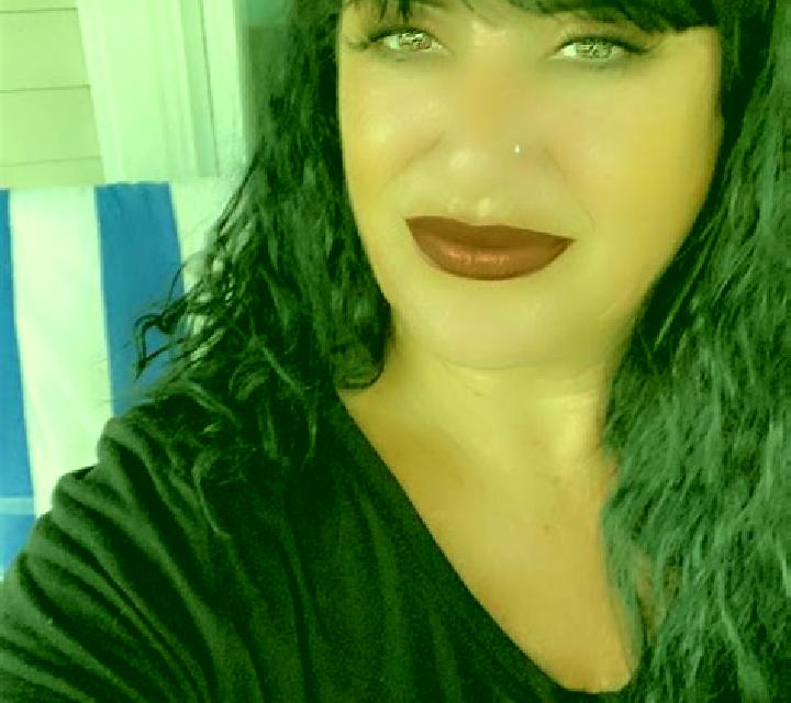 Colomba Chile Chico escort