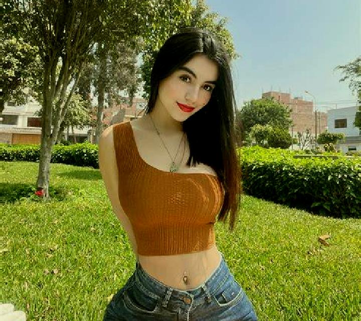 Pía 3 Yumbel escort